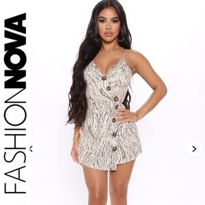 FashionNova 🤎 wild for the weekend romper- XS